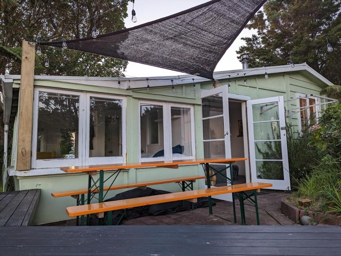 Cox Bay Cottage Raglan Exterior photo